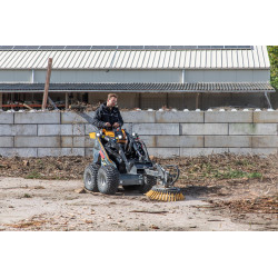 Chargeuse skid-steer GIANT GS900 E 2