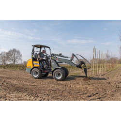 Knickgelenkter Lader Giant G2300 HD 2