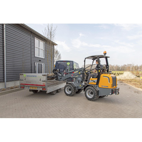 Knickgelenkter Lader Giant G2300 HD