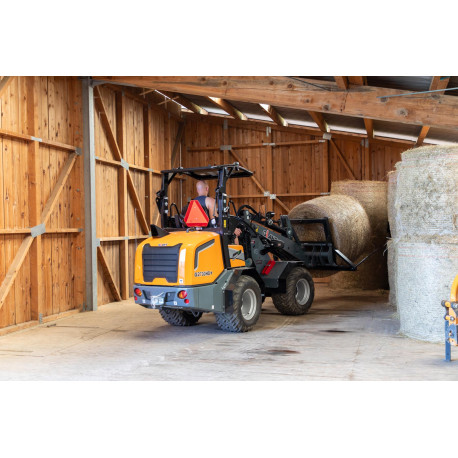 Radlader Giant G2700 HD +