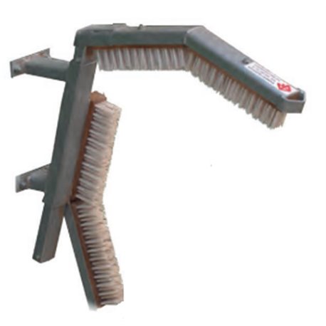 Brosse-grattoir télescopique sur mur